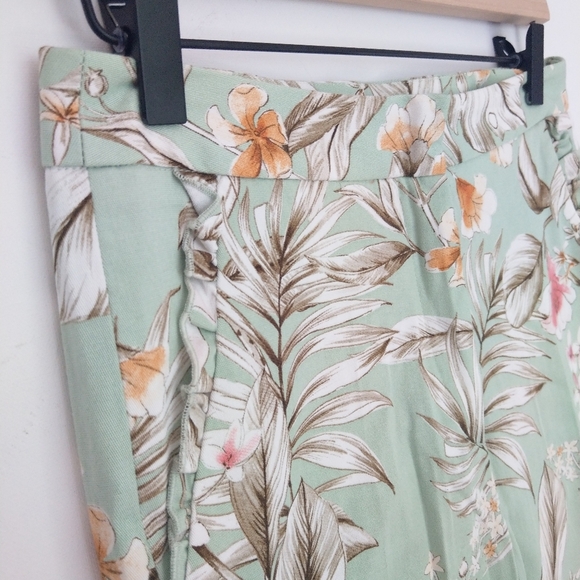 Zara Basic Floral Pants, Size M, NWT - Picture 8 of 11
